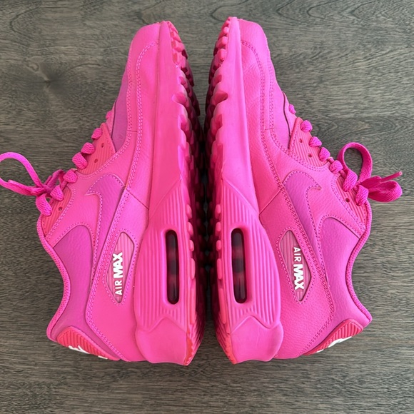 Nike Air Max 90 in Laser Fuchsia - Picture 6 of 11